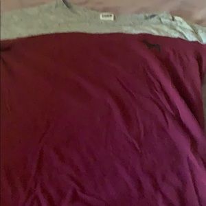 Burgundy short sleeves shirt.